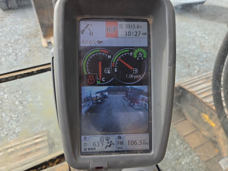 2017-deere-245g-lc-image-63