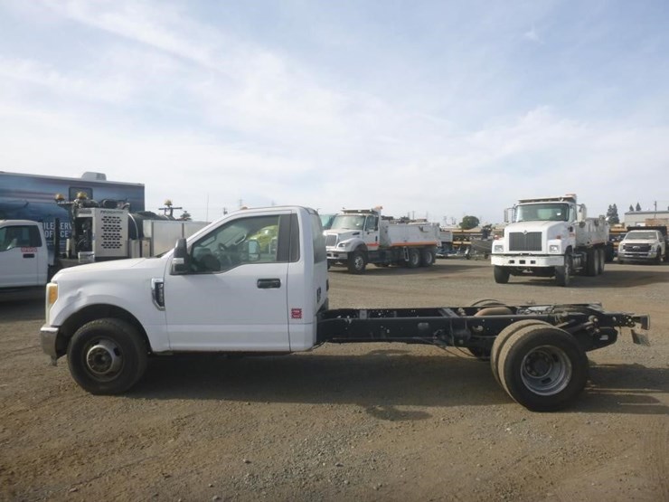 2017-ford-f350-image-5