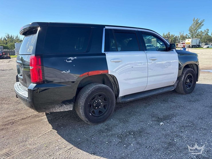 2019-chevrolet-tahoe-image-3