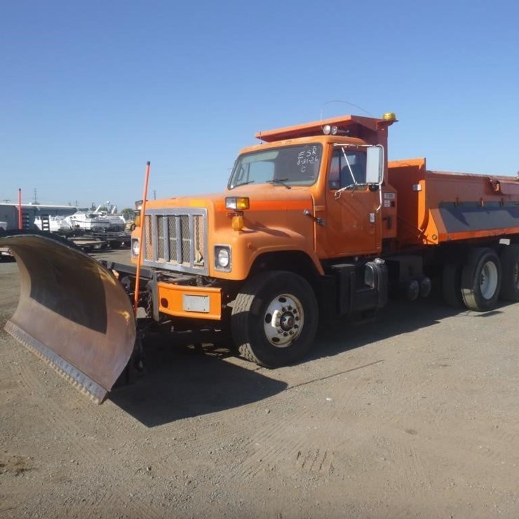 2001 INTERNATIONAL 2574