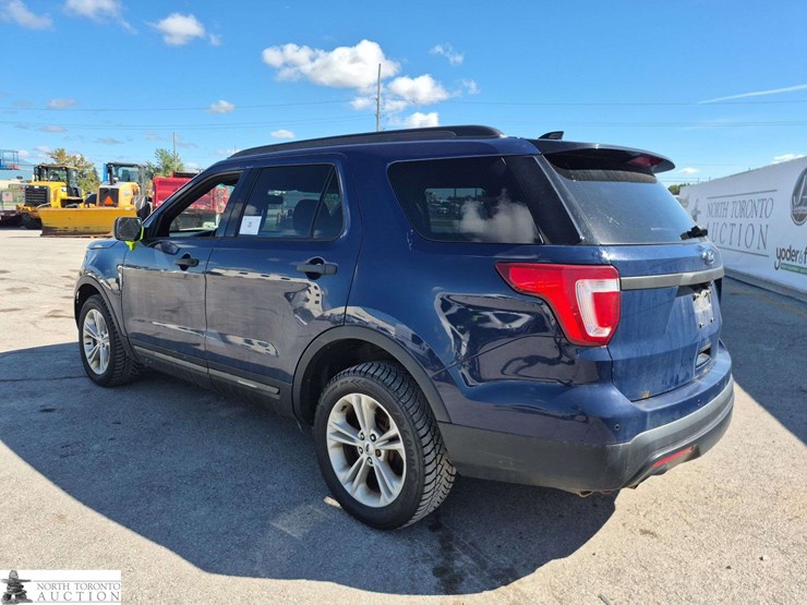 2017-ford-explorer-image-7