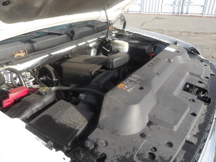 2013-chevrolet-2500-image-9