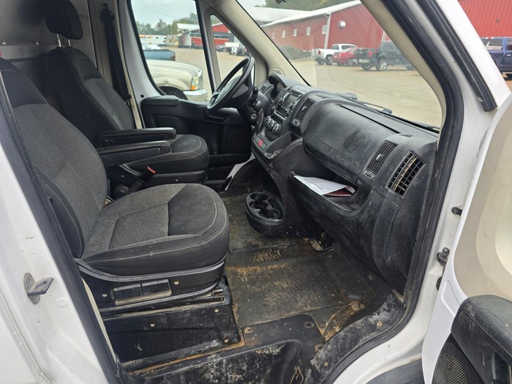 2015-dodge-ram-van-image-6