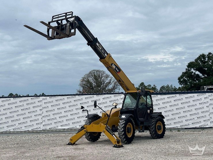 2019-caterpillar-th514d-image-1