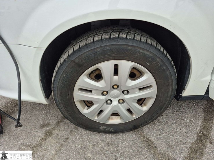 2014-dodge-grand-caravan-sxt-image-20