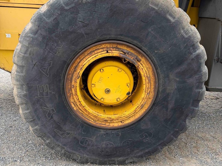 komatsu-wa450-image-12