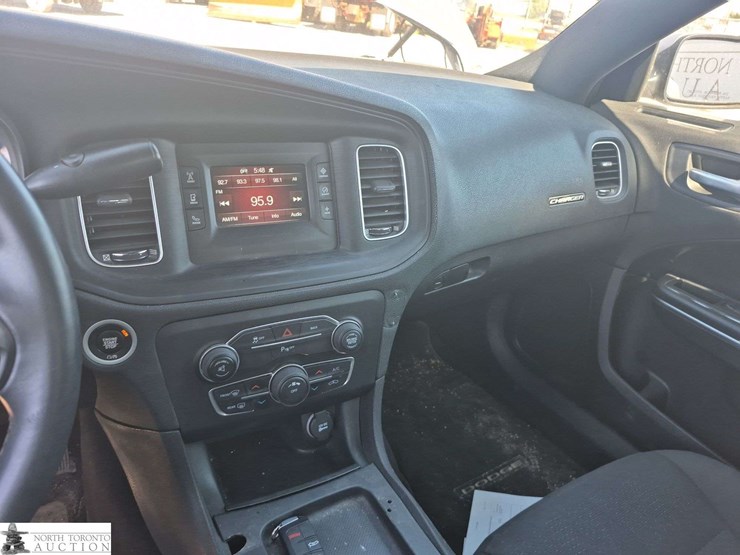 2016-dodge-charger-image-12