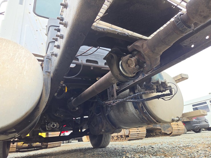 2000-mack-ch613-image-33