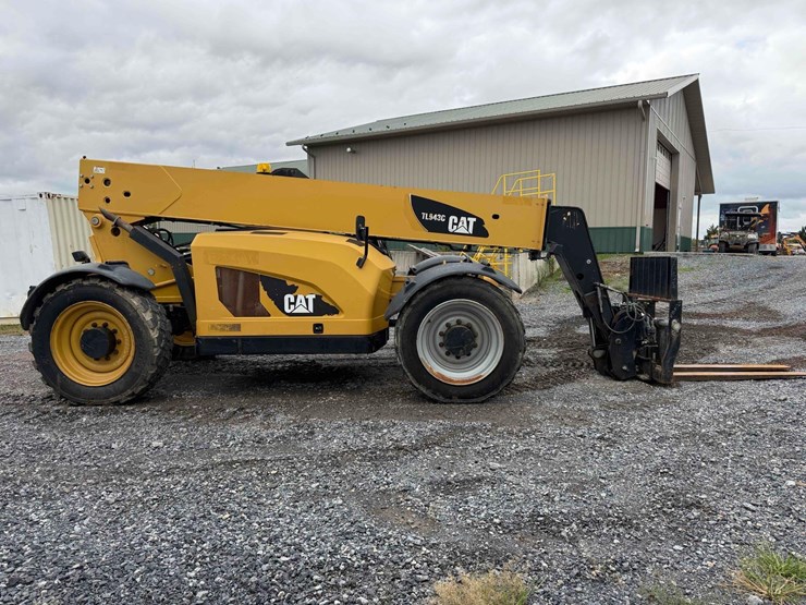 2013-caterpillar-tl943c-image-6
