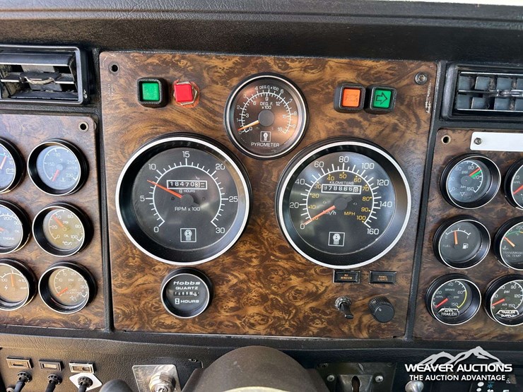 kenworth-t800b-image-12