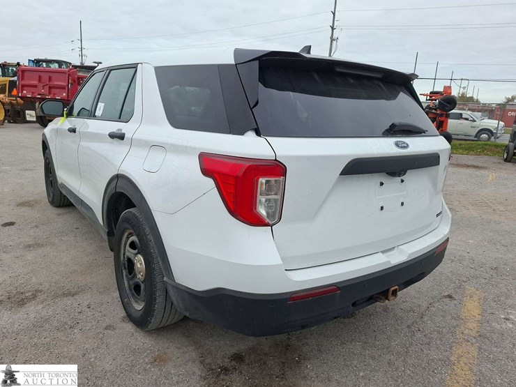 2021-ford-explorer-image-7