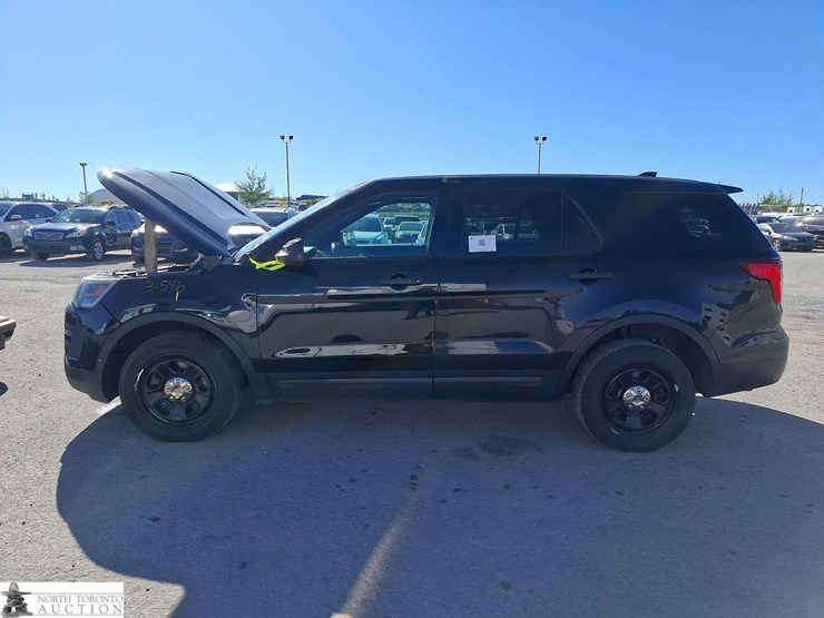 2017-ford-explorer-image-8