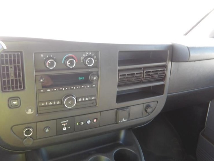 2019-utility-van-image-19