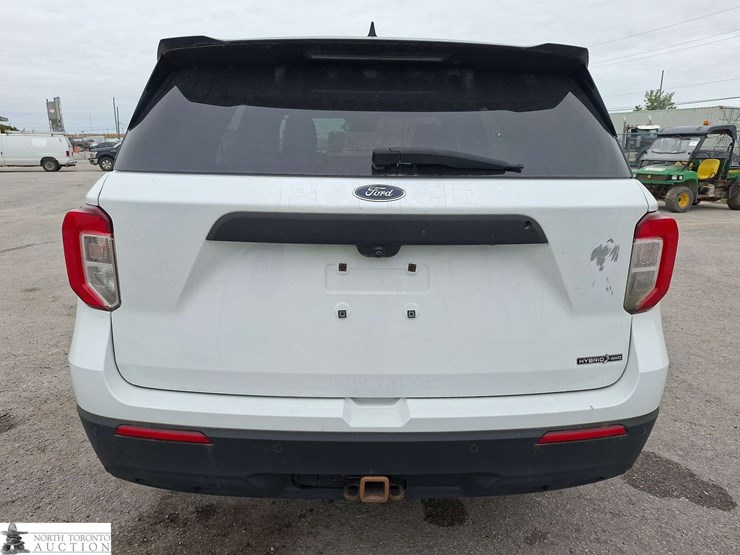 2021-ford-explorer-image-6