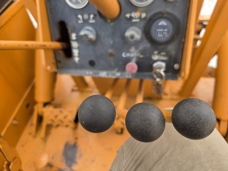 #25323-•-allis-chalmers-708c-fork-lift-image-41