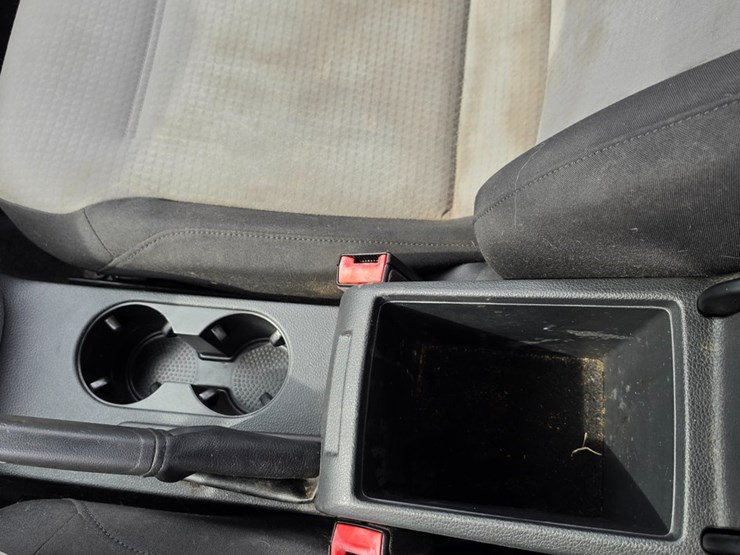#25322-•-2017-volkswagen-jetta-passenger-car-image-48