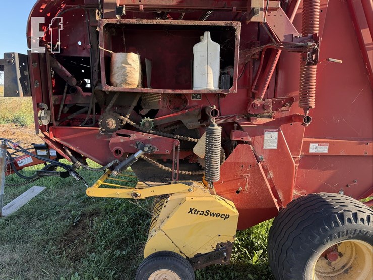 new-holland-br7090-image-23