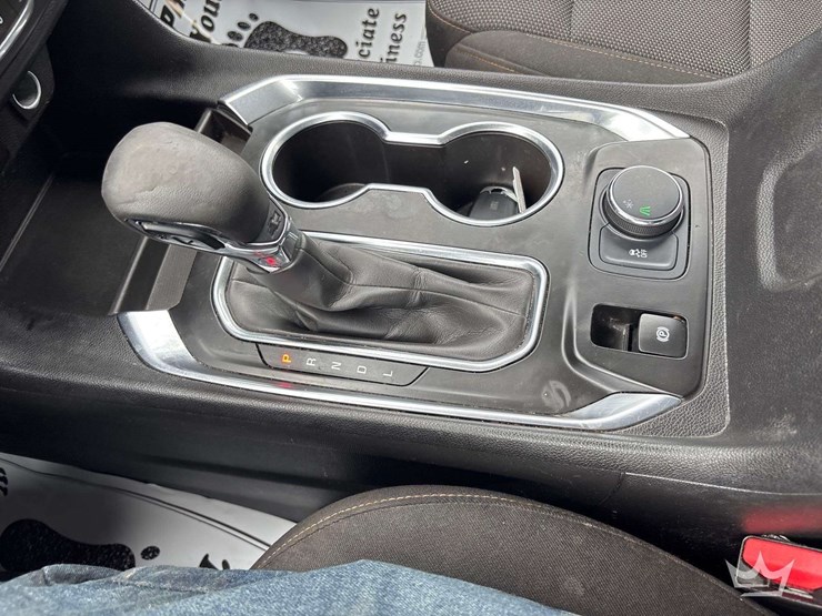 2021-chevrolet-traverse-image-17
