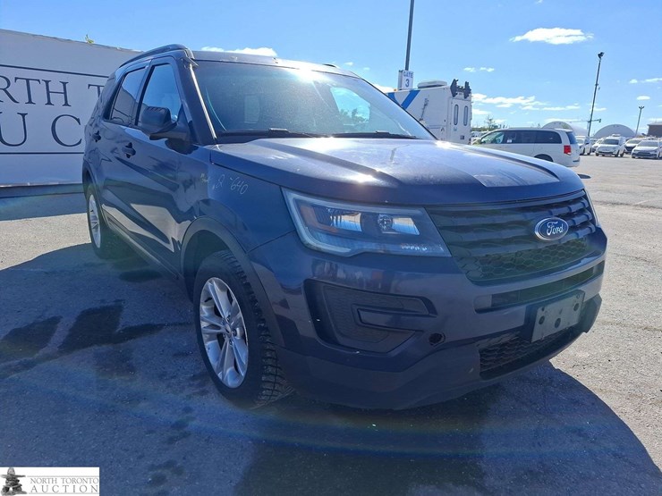 2016-ford-explorer-image-3
