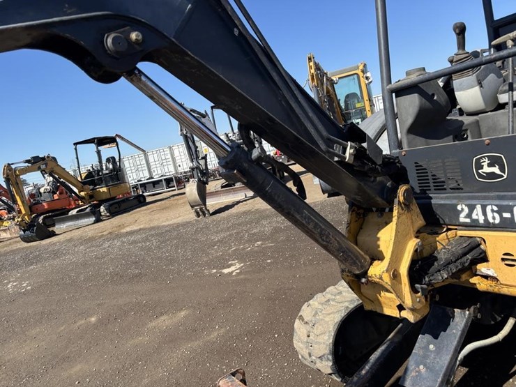 deere-27d-image-17