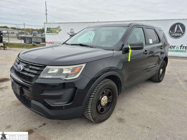 2019-ford-explorer-image-1