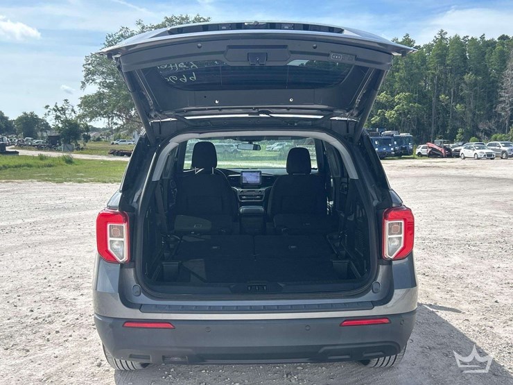 2022-ford-explorer-image-7
