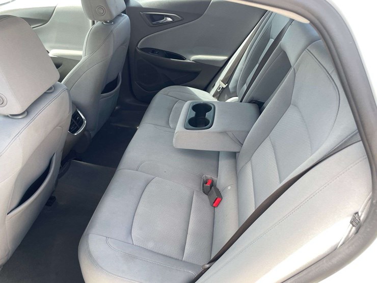 2016-chevrolet-malibu-4-door-sedan-(249,316-miles)-image-14