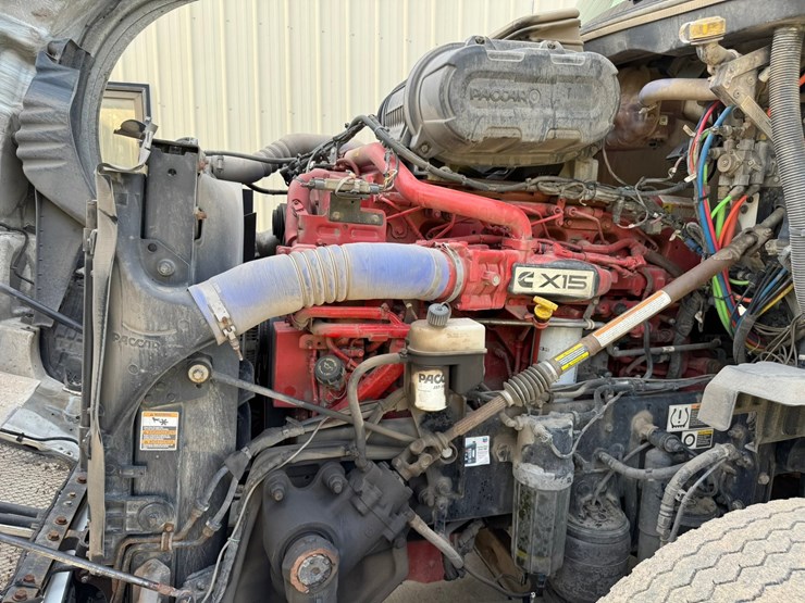 2022-kenworth-t680-image-44