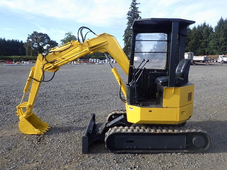 komatsu-pc28uu-image-2