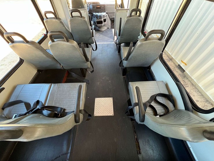 2012-ford-e350-image-36