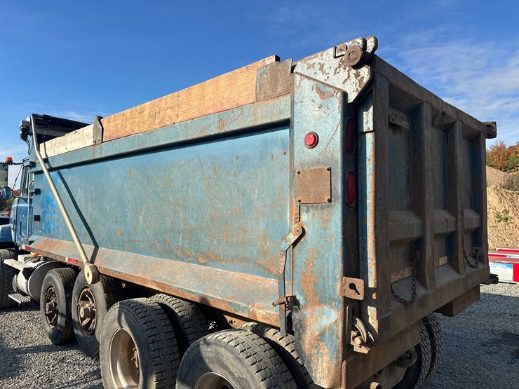1994-mack-cl713-image-19