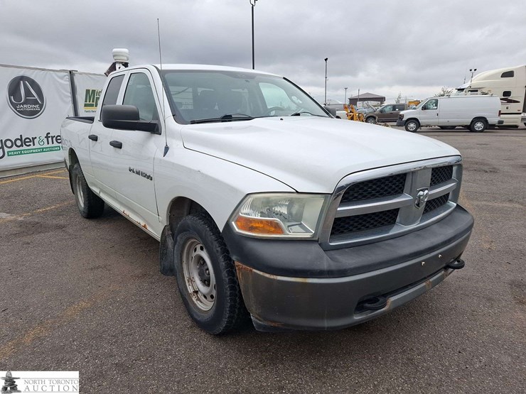 2011-dodge-1500-image-3