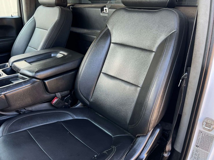 2021-chevrolet-3500hd-image-19