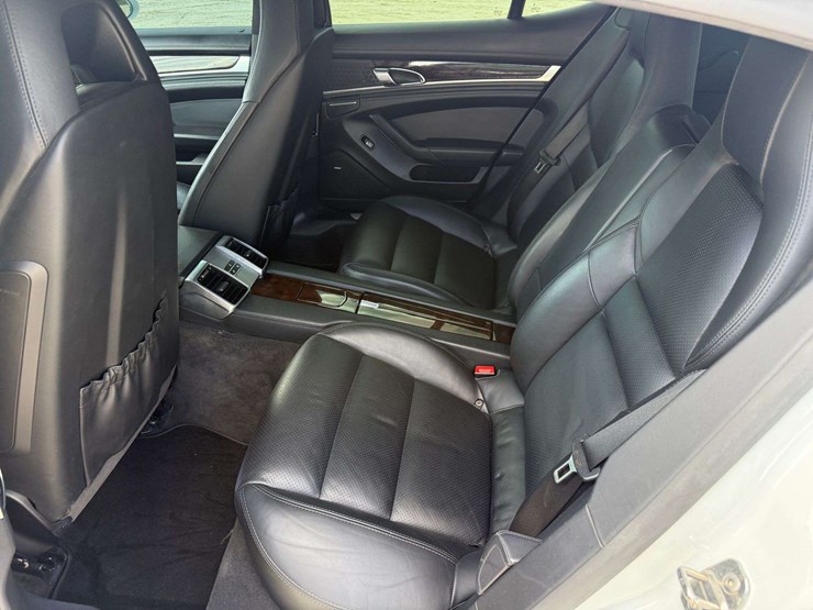 2016-porshe-panamera-4-door-hatchback-(132,955-miles)-image-23