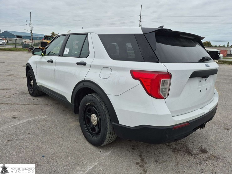 2021-ford-explorer-image-7