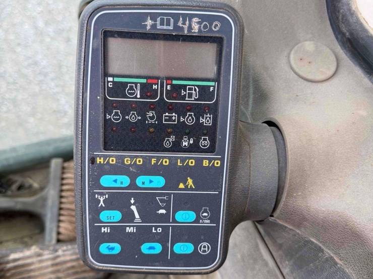 komatsu-pc220-lc-6-image-25