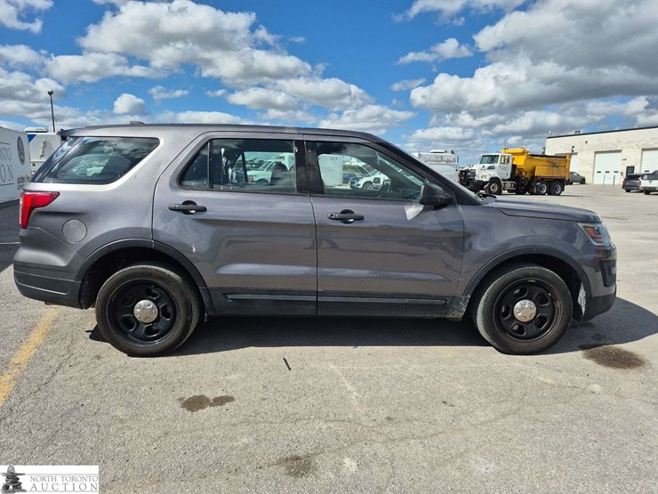2019-ford-explorer-image-4