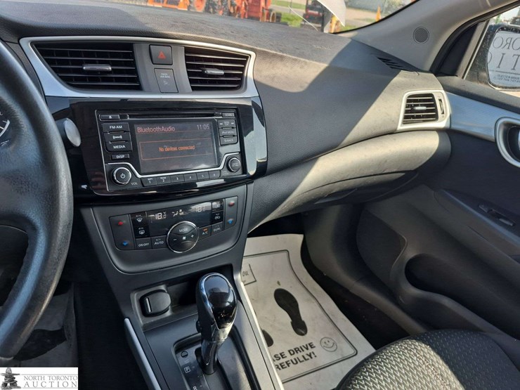 2018-nissan-sentra-sv-4dr-sedan-image-12