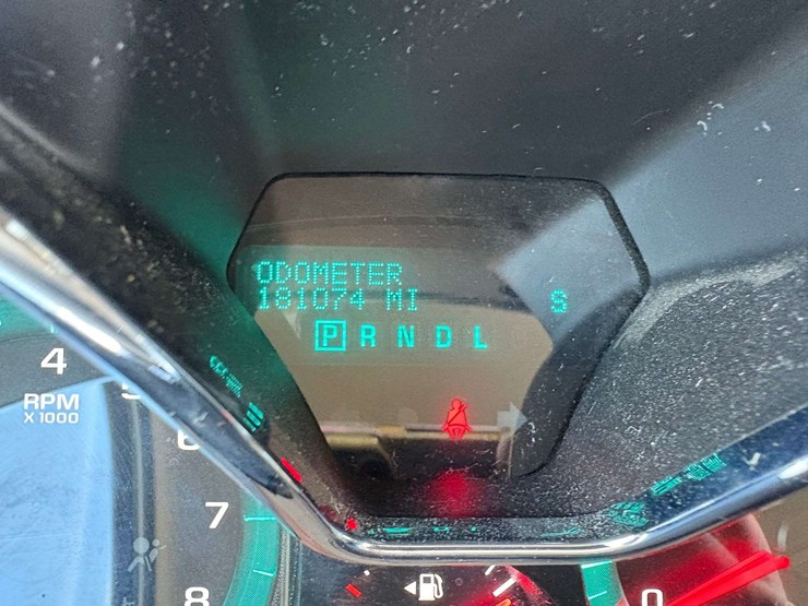 2017-chevrolet-traverse-image-25