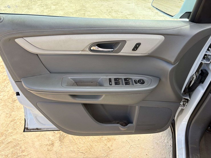 2017-chevrolet-traverse-image-7