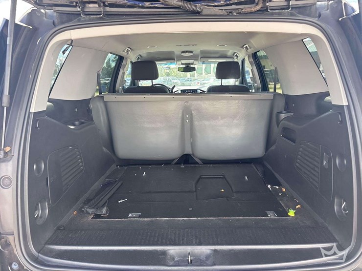 2018-chevrolet-tahoe-image-21