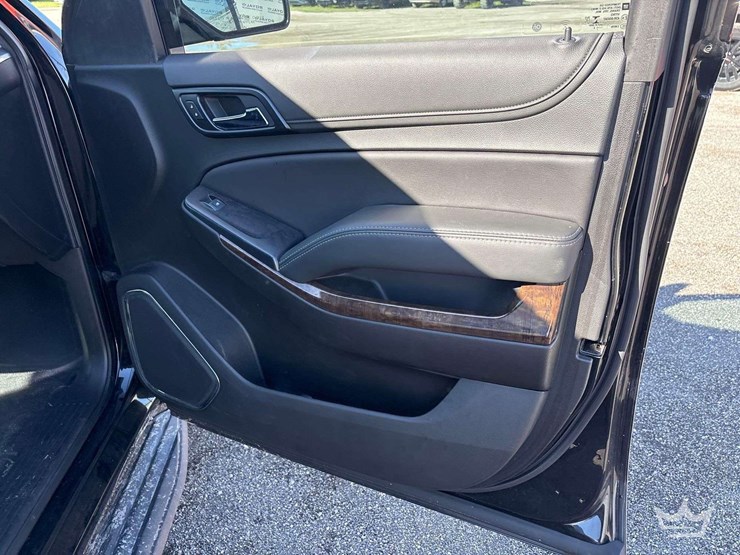 2019-chevrolet-tahoe-image-20