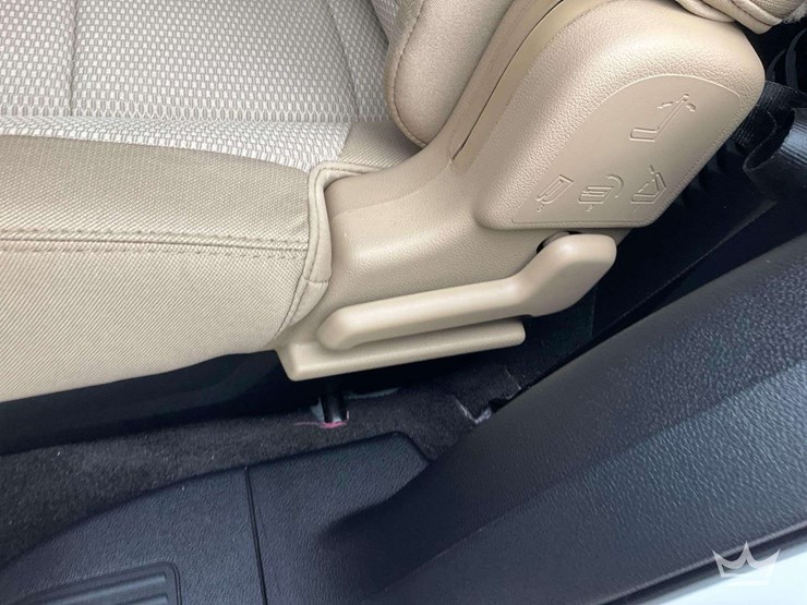 2017-ford-explorer-image-21