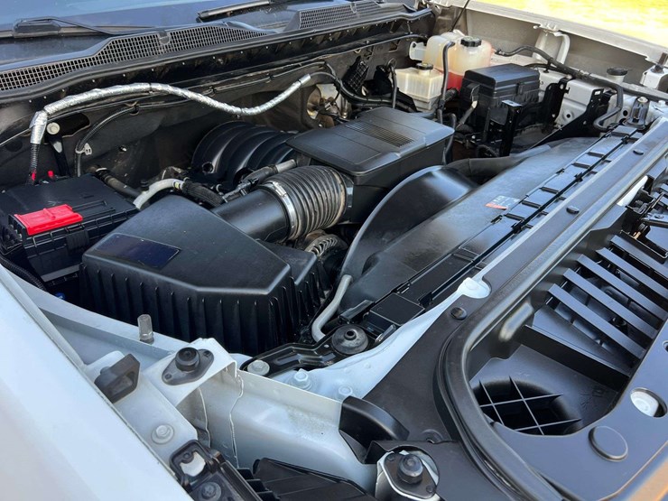 2021-chevrolet-3500hd-image-8