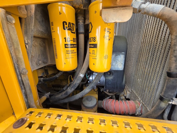 2007-caterpillar-953d-image-27