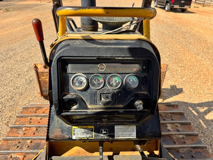 deere-550h-lt-image-11
