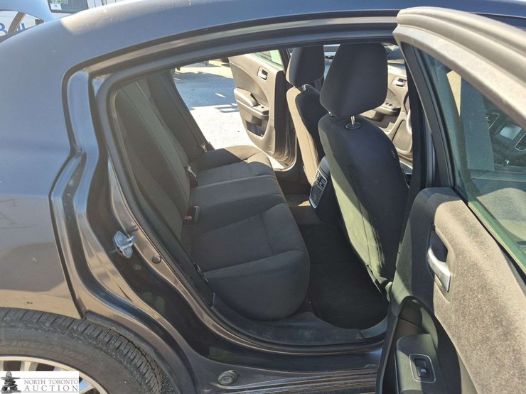 2016-dodge-charger-image-24