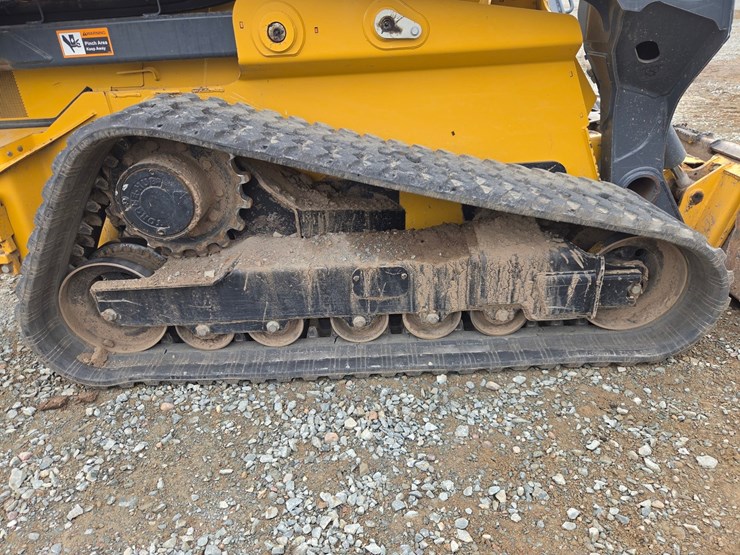 2018-deere-333g-image-49