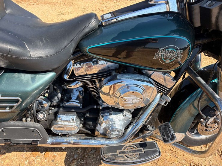 2002-harley-davidson-classic-motorcycle-(64,181-miles)-image-15