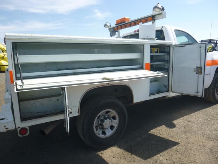 2009-chevrolet-3500hd-image-9